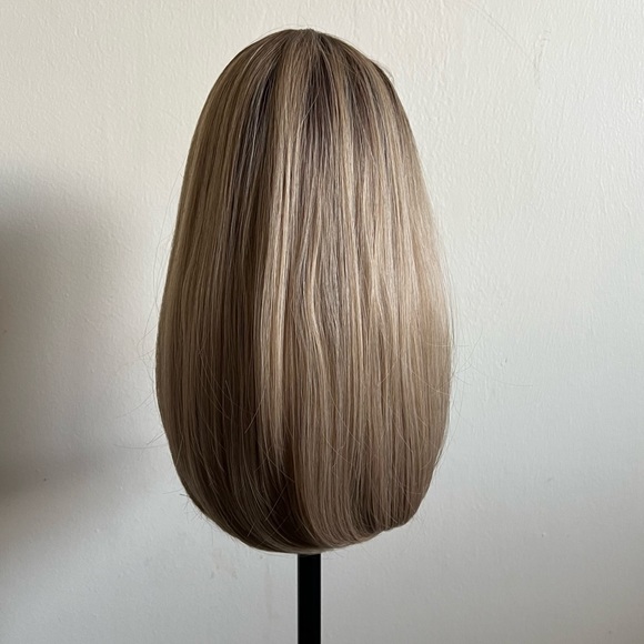 15” Natural Looking Short Straight Synthetic Heat Resistant Fiber Wig - Picture 6 of 11
